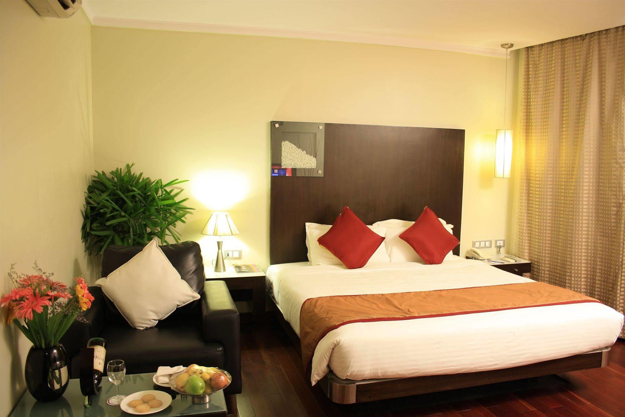 37Th Crescent Hotel Bengaluru Exterior foto